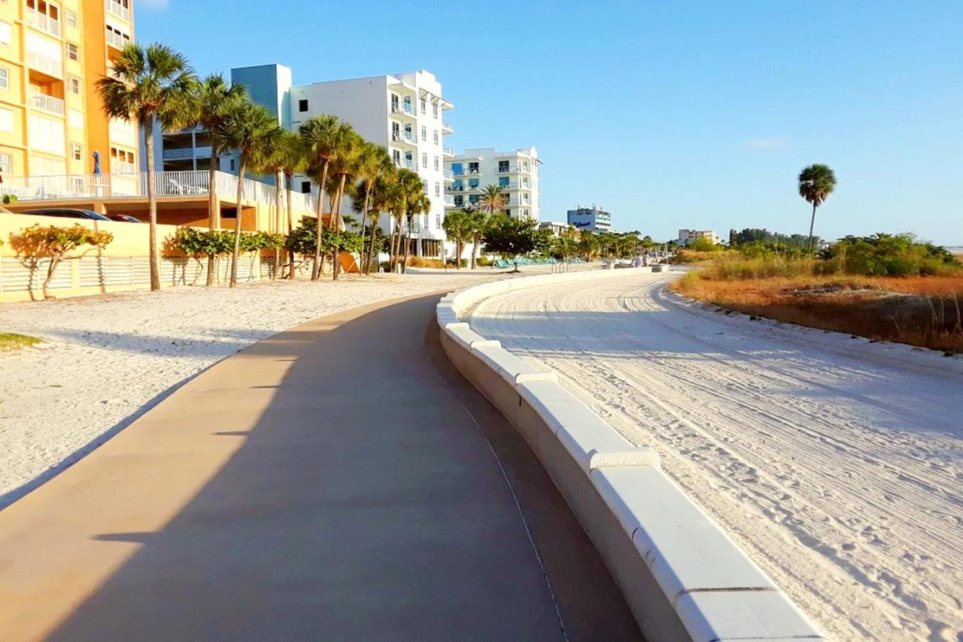 Boutique Beach Retreat St. Pete Beach Exterior foto