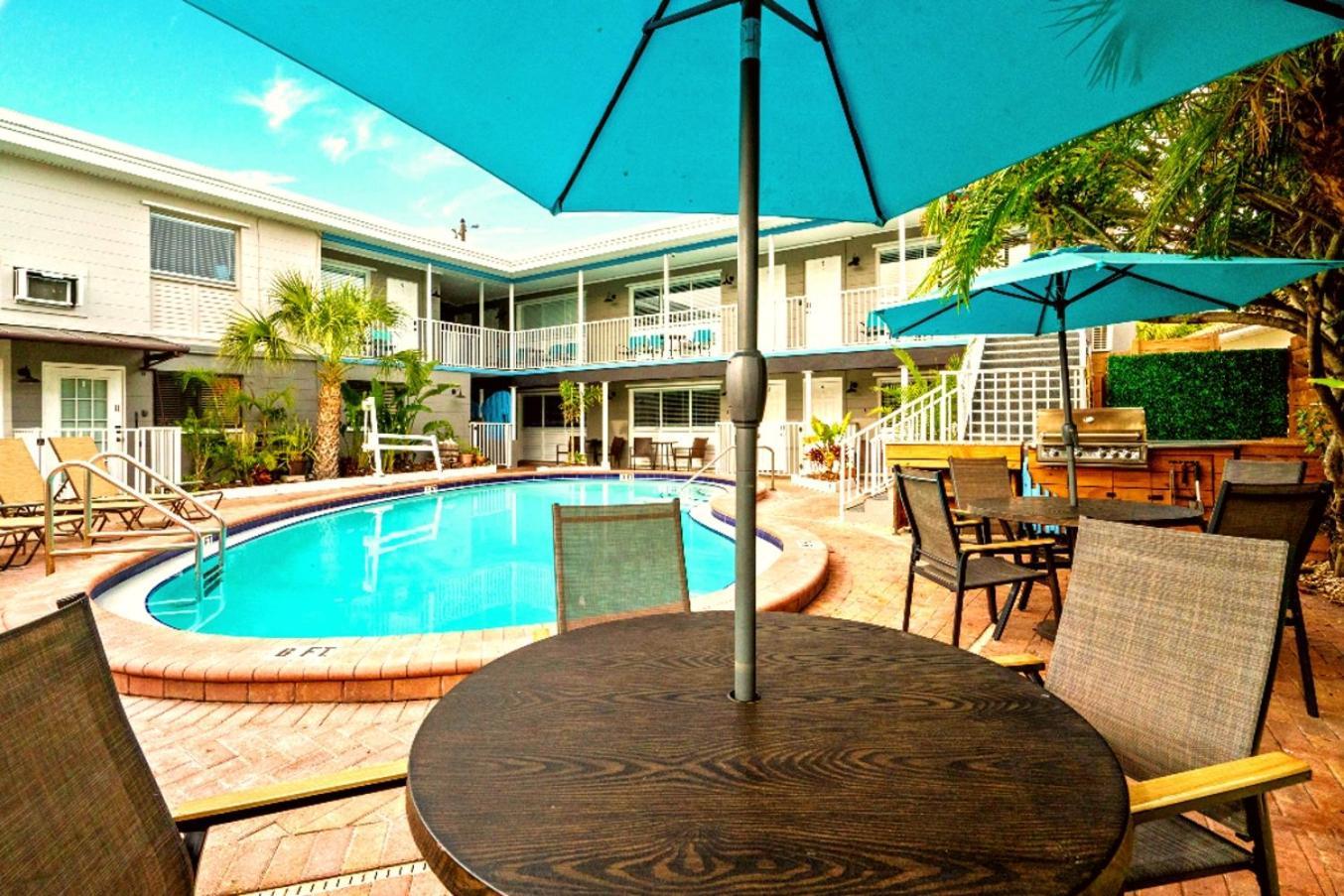 Boutique Beach Retreat St. Pete Beach Exterior foto