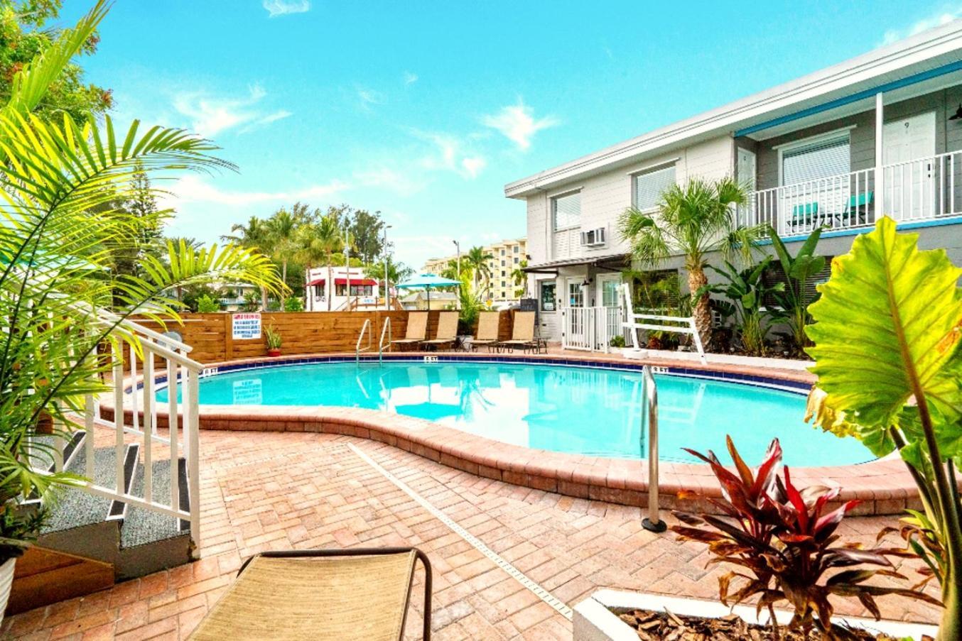 Boutique Beach Retreat St. Pete Beach Exterior foto